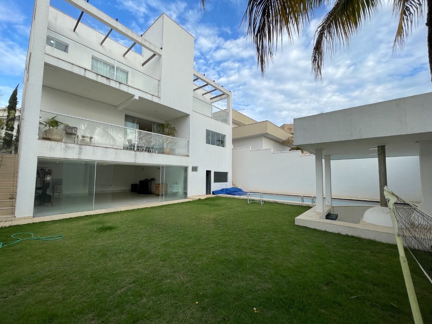 sobrado-jardins-monaco-c-429-m-c-4-suites-plenas-1-master-closet-e-banheira1678375842131nusah